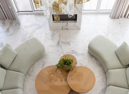 Posadzka z marmuru Aspen White