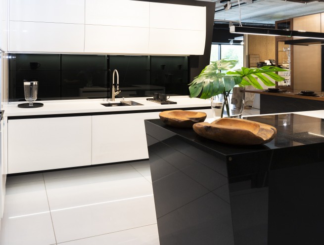 Granit Nero Assoluto+Dekton Zenith